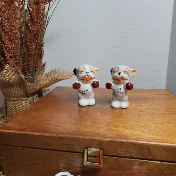 Vintage Ceramic Bonzo Dog I'm Salt I'm Pepper Shakers - Picture 2 of 14